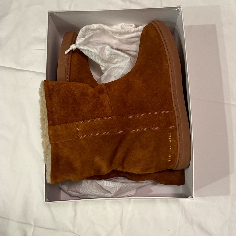 New condition Woman by Common Projects Nap Sherpa Boot Tan Suede Slip On wedge